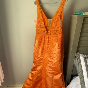 Size 12 never been worn prom dress